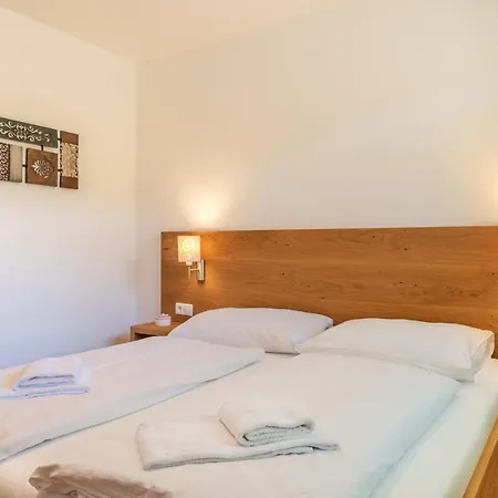 Fourteen Zell Am S&p By In One Apartman