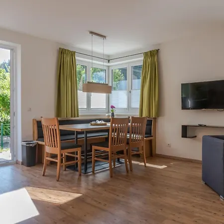 Fourteen Zell Am S&p By In One Apartman Zell am See