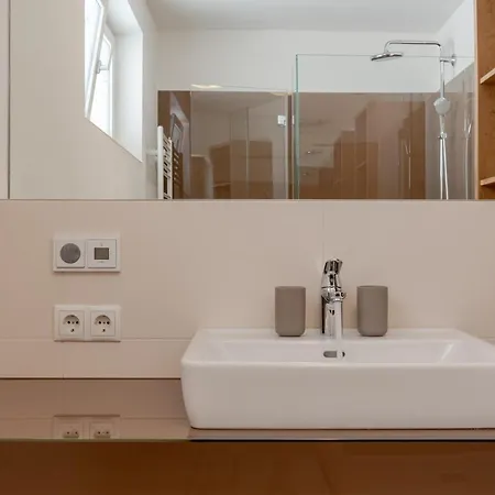 Fourteen Zell Am S&p By In One 젤암제