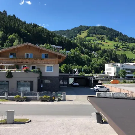 Fourteen Zell Am S&p By In One Zell am See