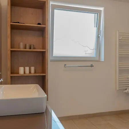 Fourteen Zell Am S&p By In One *