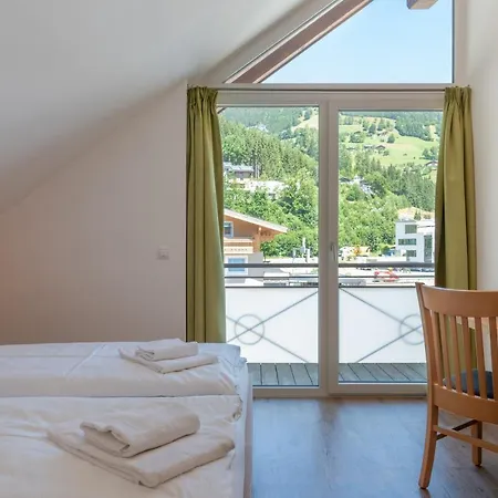 Fourteen Zell Am S&p By In One *