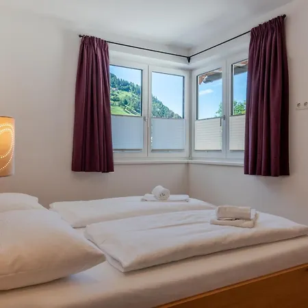 Fourteen Zell Am S&p By In One Apartman